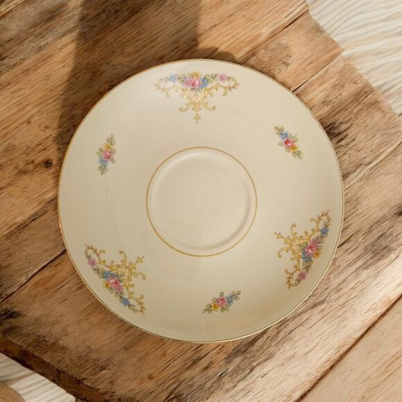 Homer Laughlin Eggshell Nautilus G49N5 Saucer 5.75" Floral Gold Trim USA Vintage - Picture 1 of 3